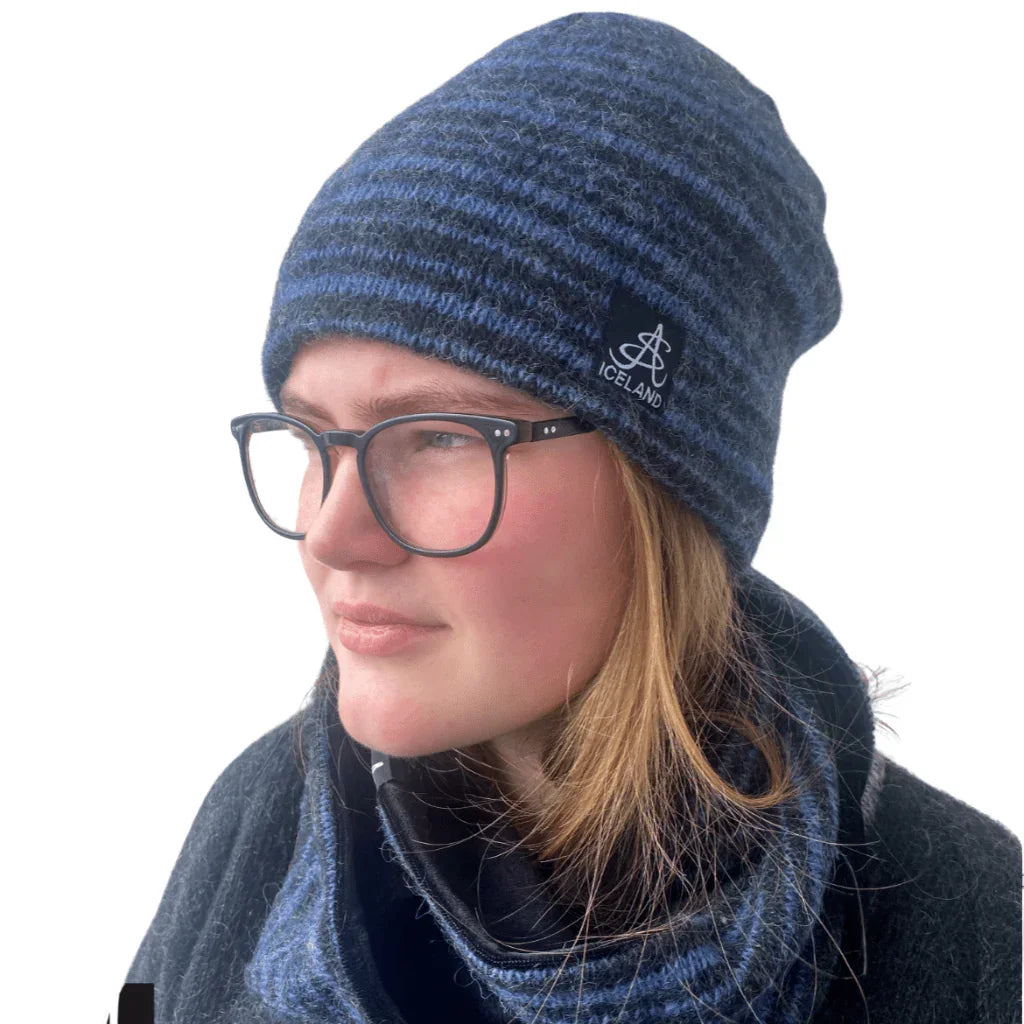 Beanie & Scarf / Blue & Black - nammi.isSA Iceland