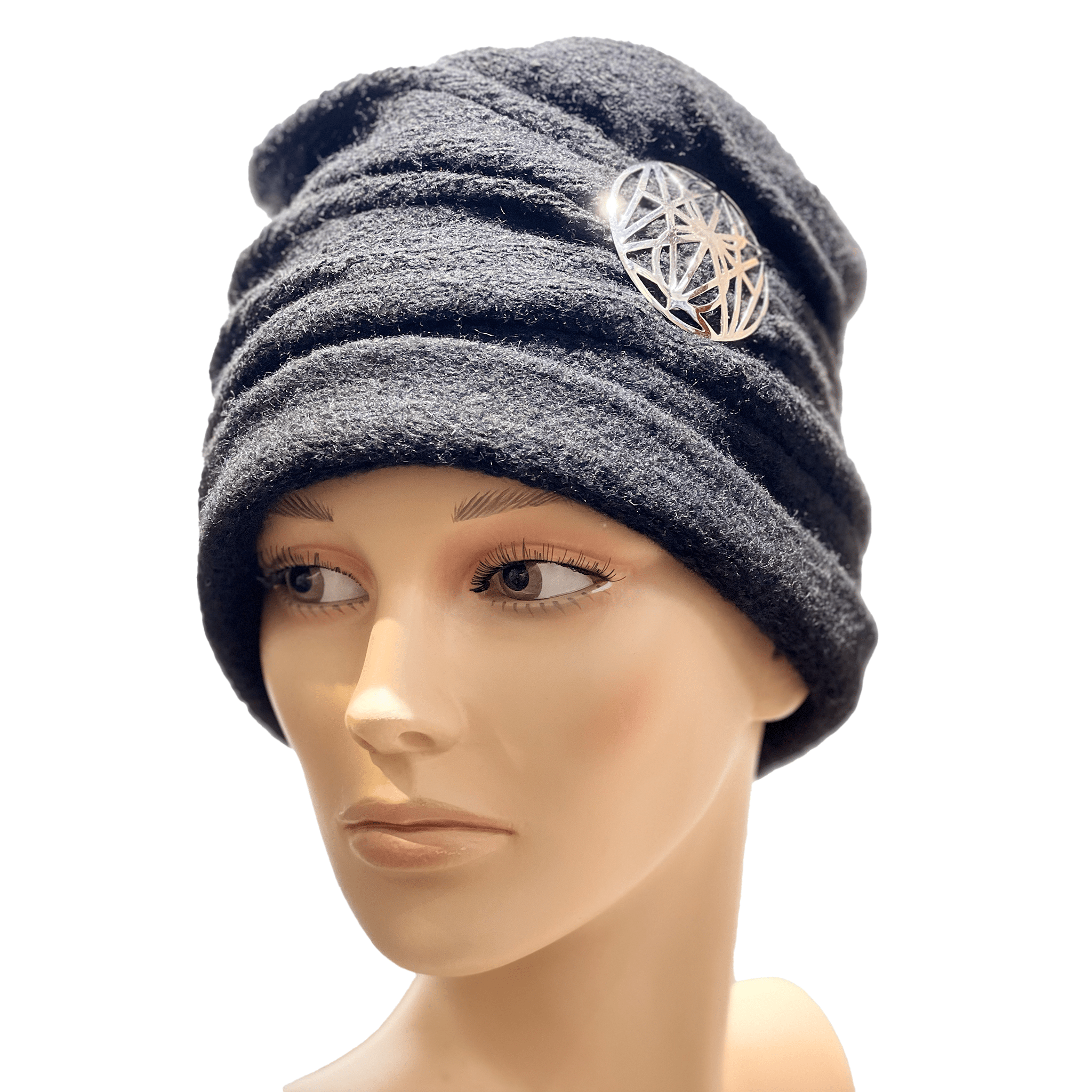 Skúlptúrhattur með silfurnælu - nammi.isOfeigur Gullsmiðja