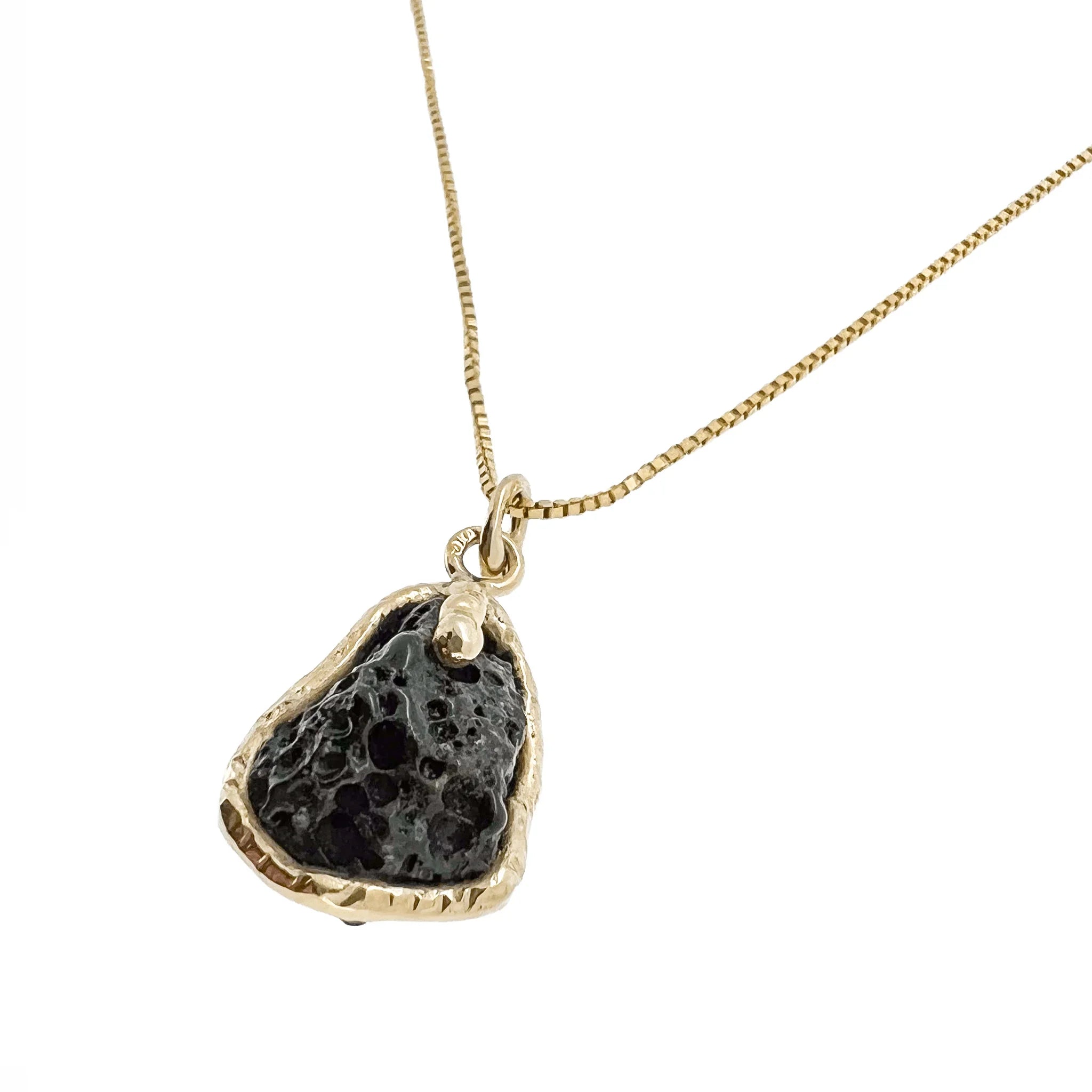 Surtsey - Gullhálsmen með Íslensku Hrauni - nammi.isMontoro - Reykjavík