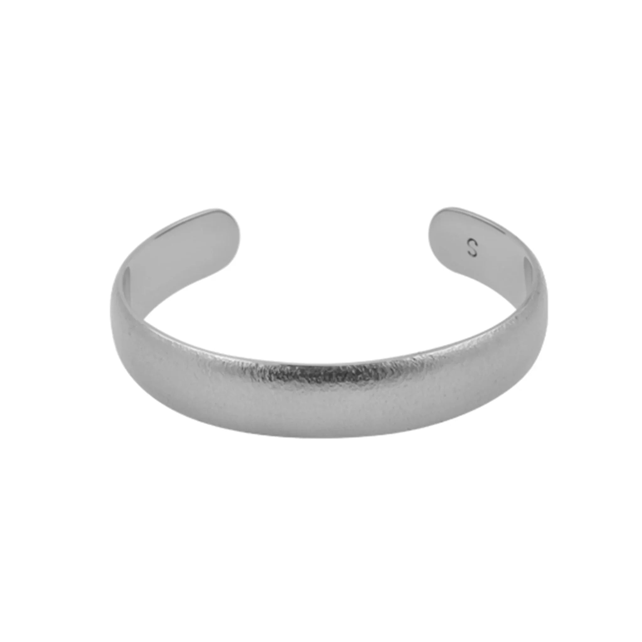 Titan Bangle - Fine Hammered - nammi.isZeezen