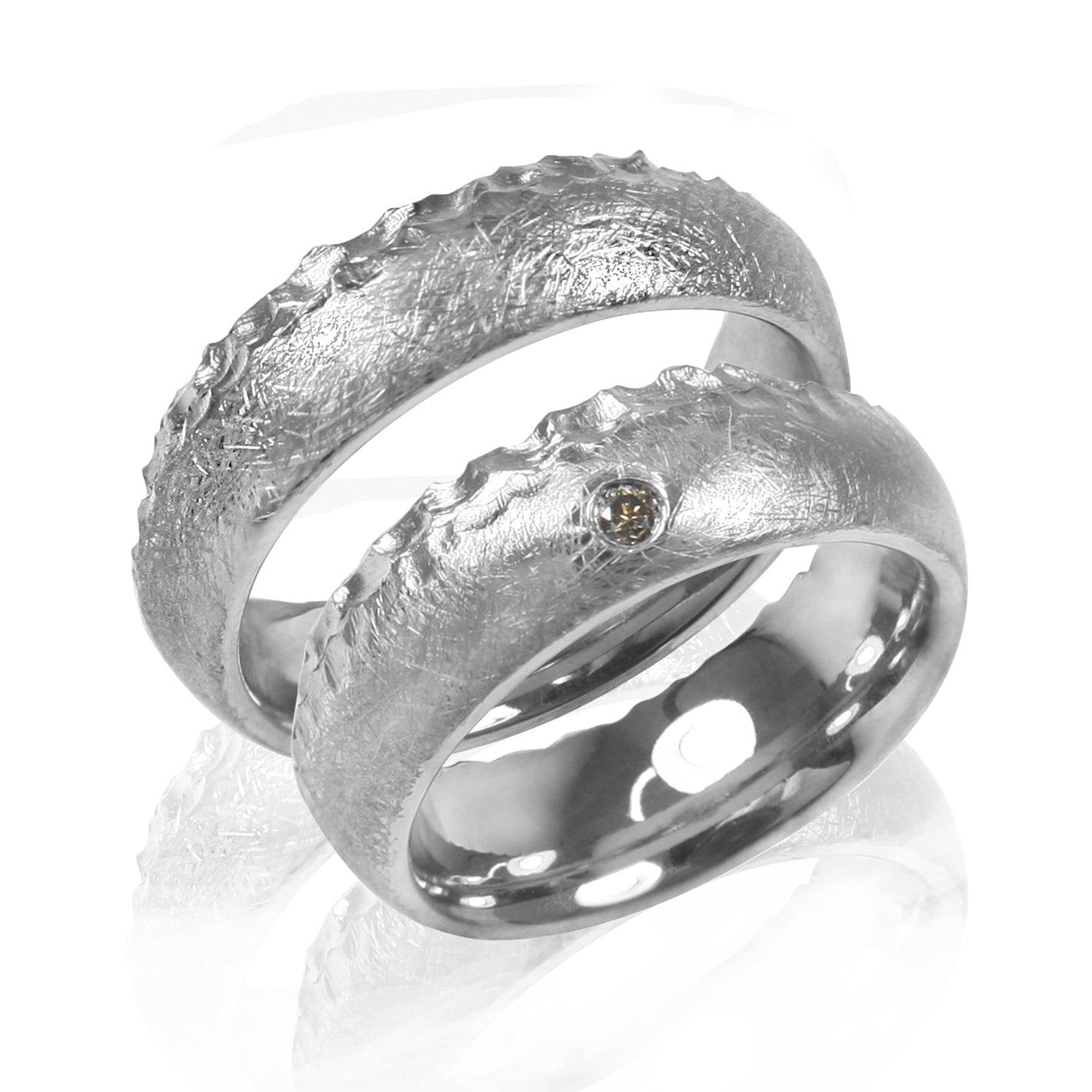 TITAN RING W/ DIAMOND SCULPTURED - nammi.is
