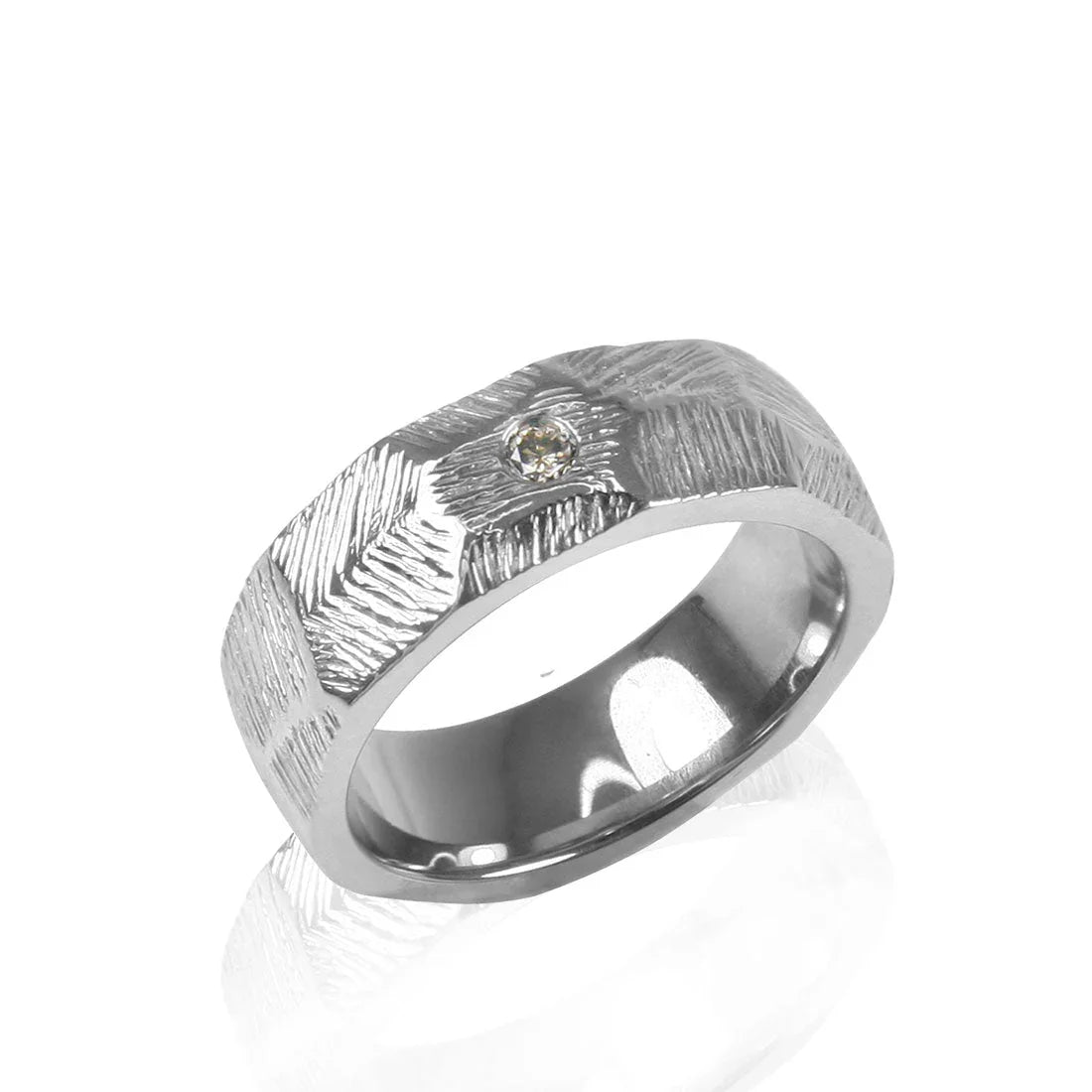 TITAN RING W/ GO LARGE CORNER HAMMER POLISH - nammi.is