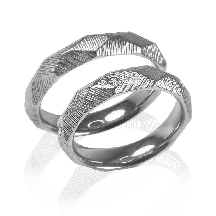 TITAN RING W/DIAMOND SCULPTURED/CORNER HAMMERED POLISH - nammi.is