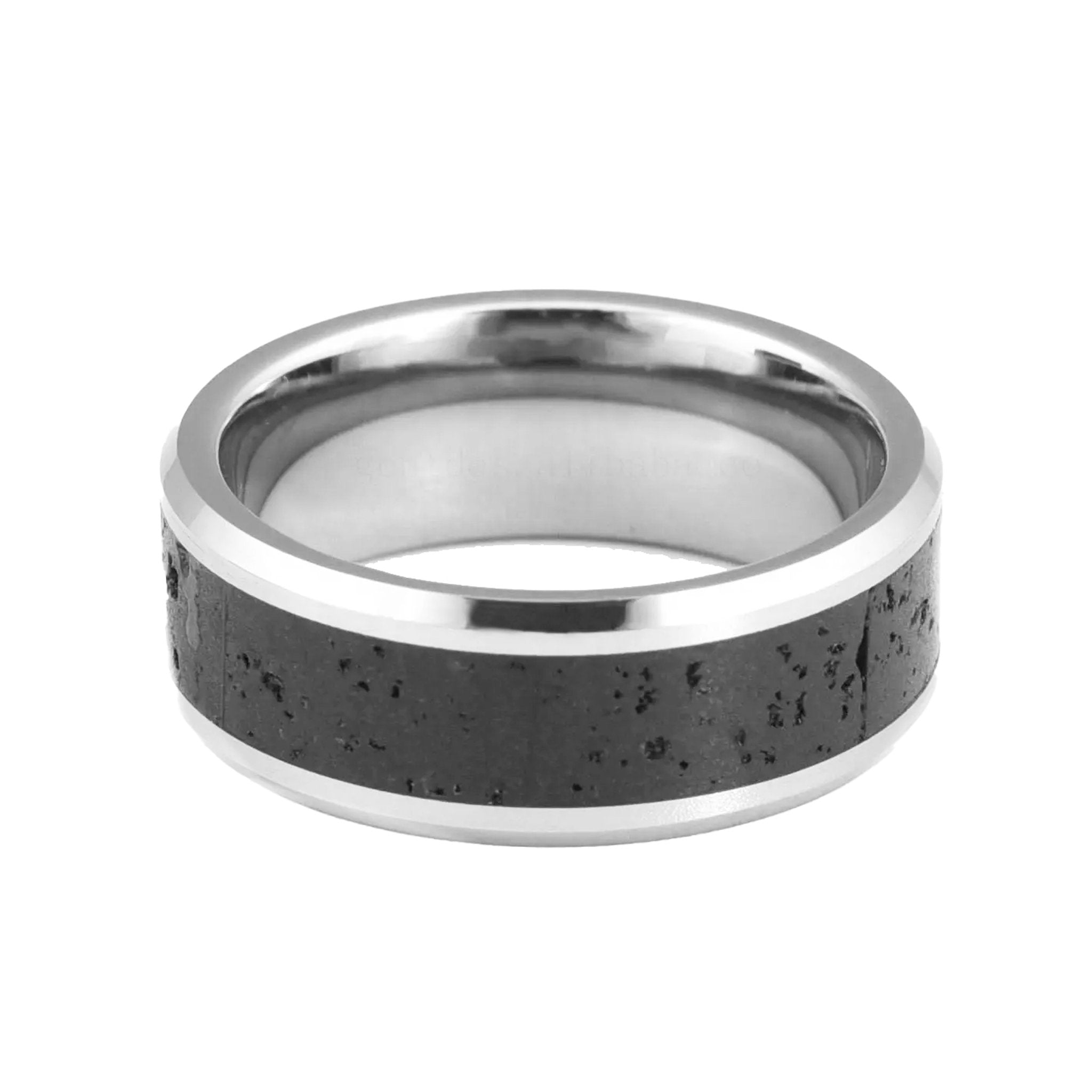 Tungsten ring with balck lava stone - nammi.isOfeigur Gullsmiðja