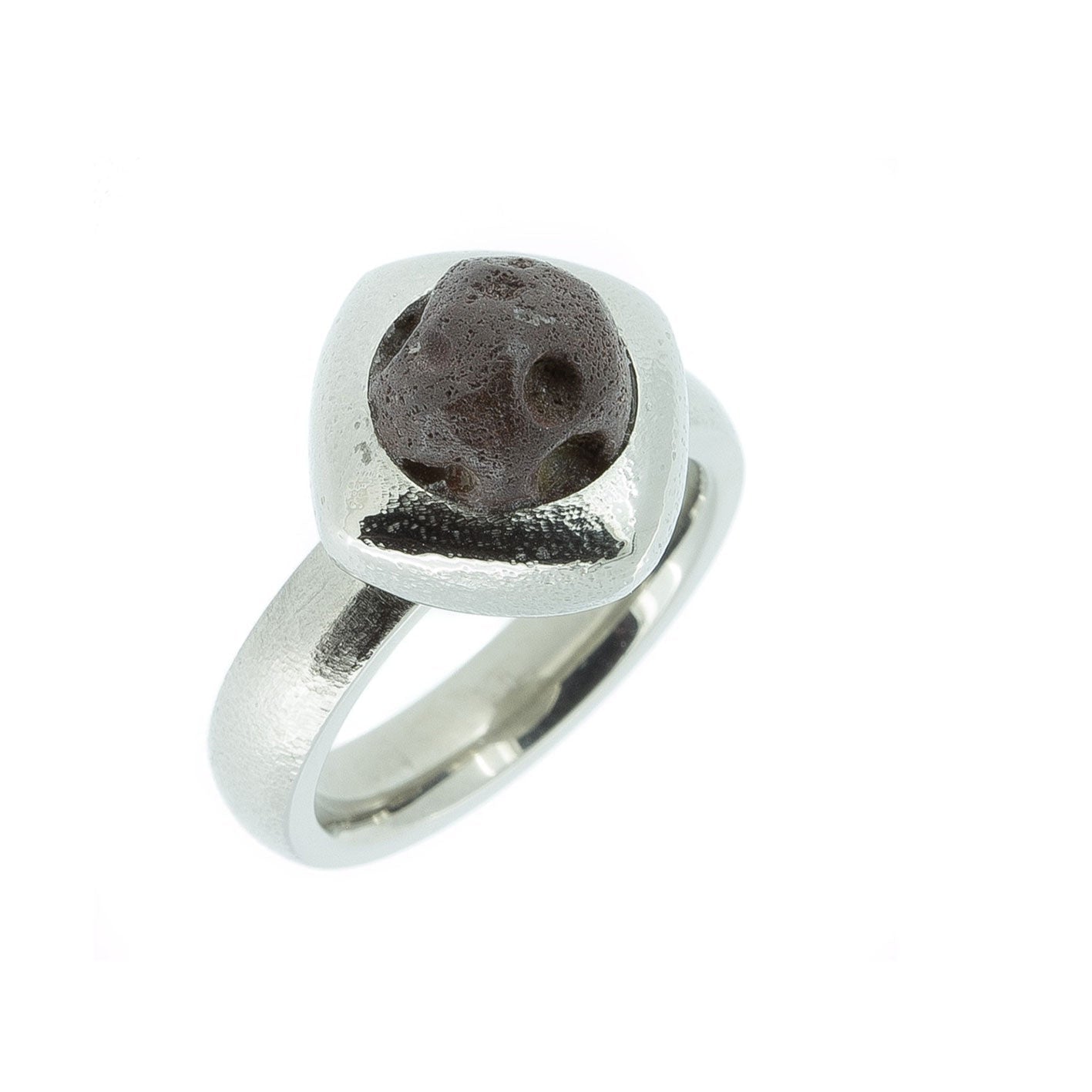 Titan Ring Hammerde W/Brown Lava - nammi.is