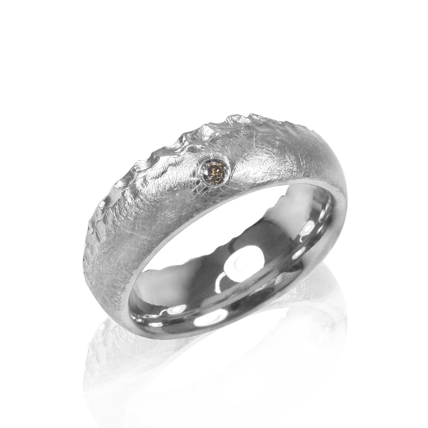 TITAN RING W/ DIAMOND SCULPTURED - nammi.is