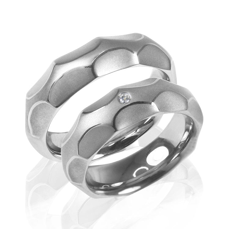 TITAN RING W/ DIAMOND SCULPTURED MAT/ POLISH LINES - nammi.is