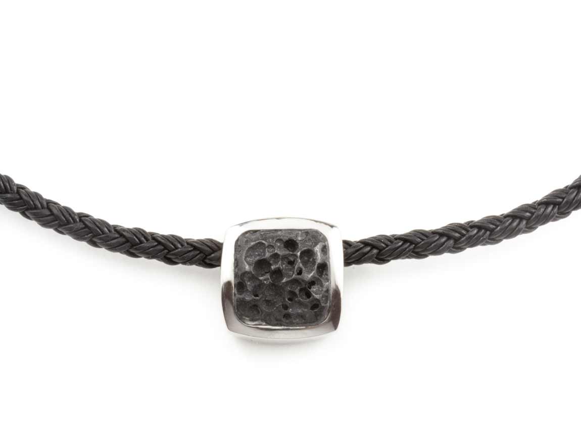 Titanium Necklace - Lava - nammi.is